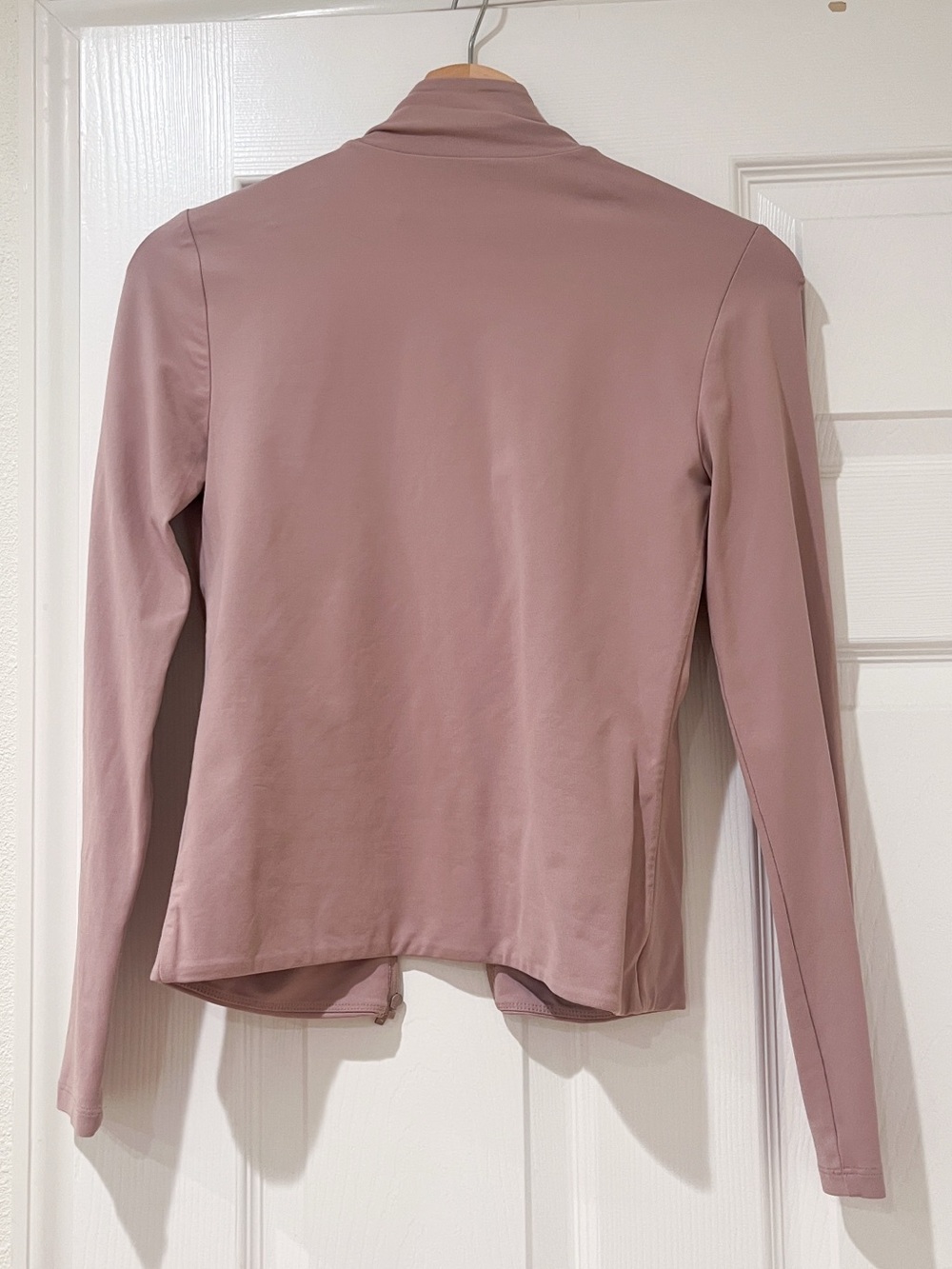 Aritzia Contour Riser Zip-Up Size S - Picture 3 of 3